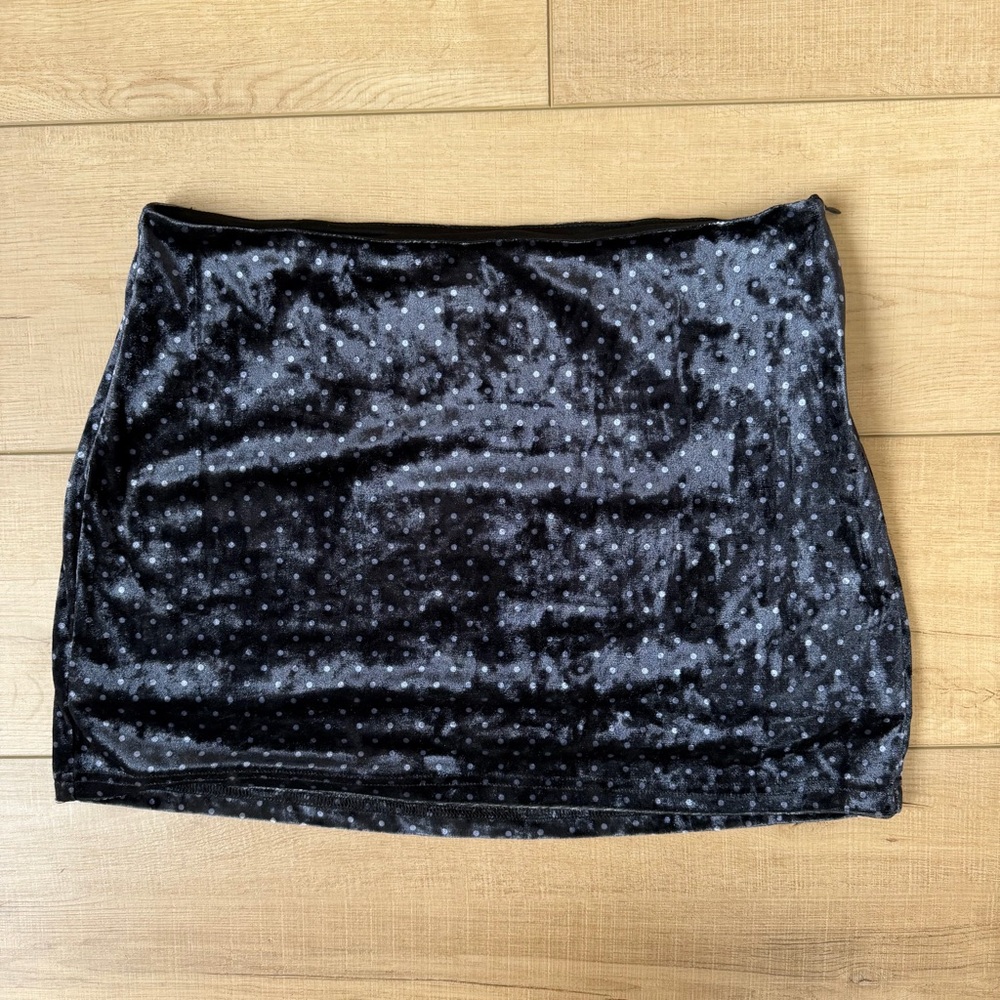 Le Lis Black & White Polkadot Velvet mini skirt Size Medium NWT